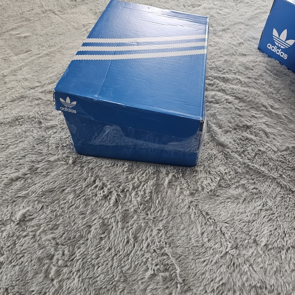 Adidas Kids White and Blue Sneakers - Picture 10 of 10